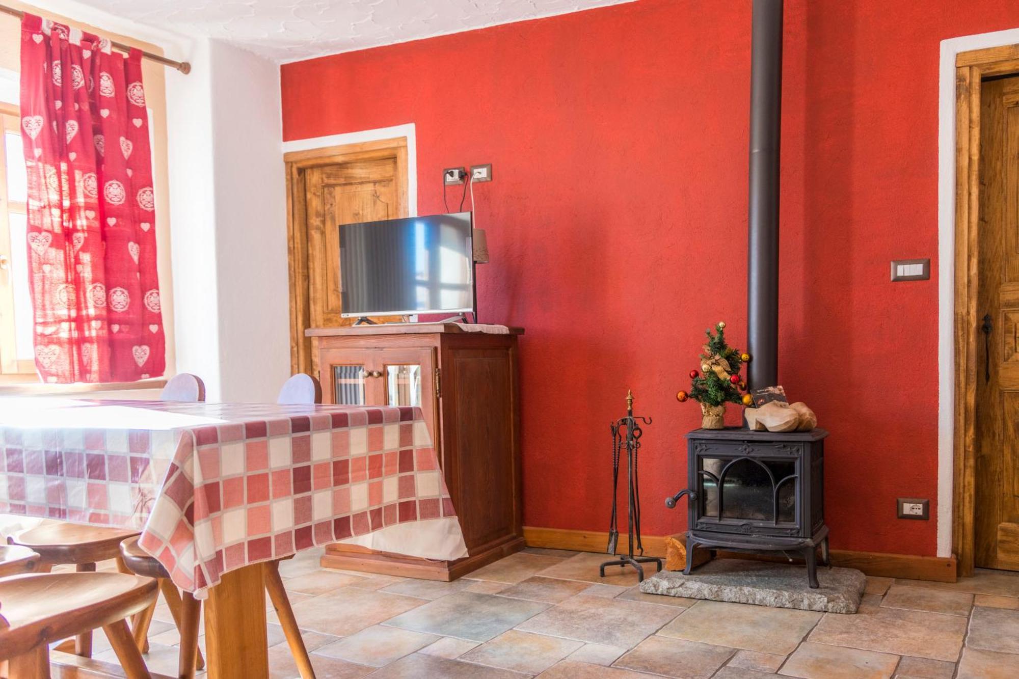 Usseaux La Placette - Albergo Diffuso E Trattoria المظهر الخارجي الصورة