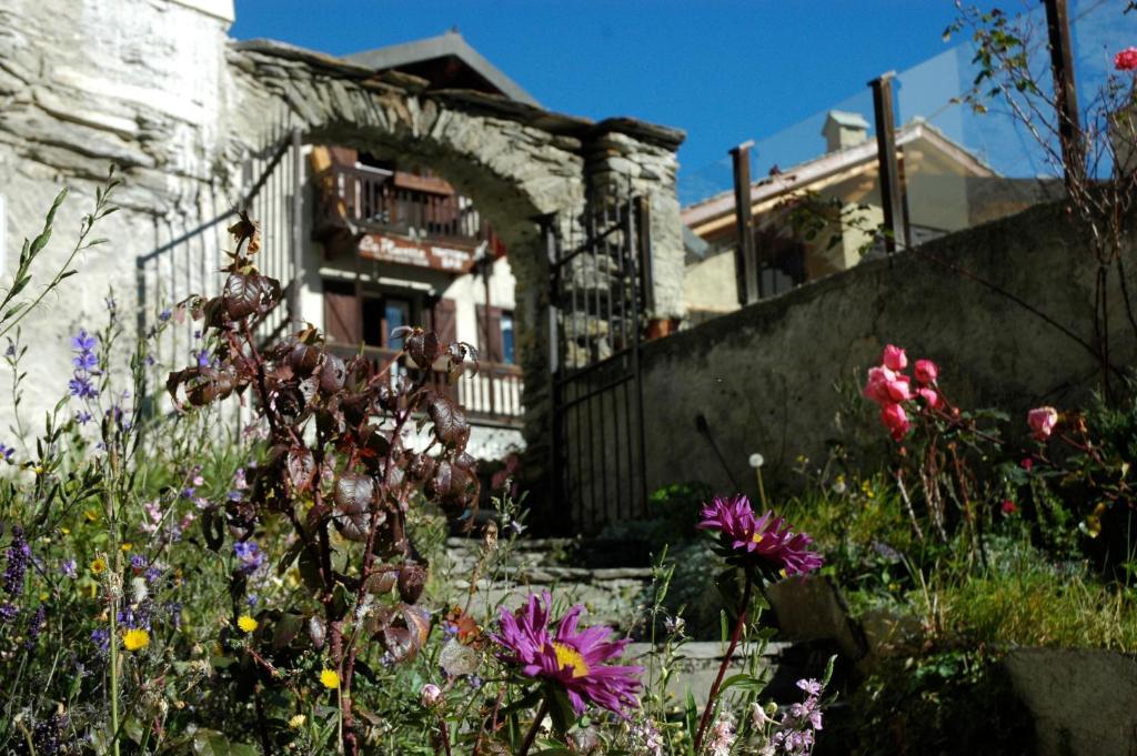Usseaux La Placette - Albergo Diffuso E Trattoria المظهر الخارجي الصورة
